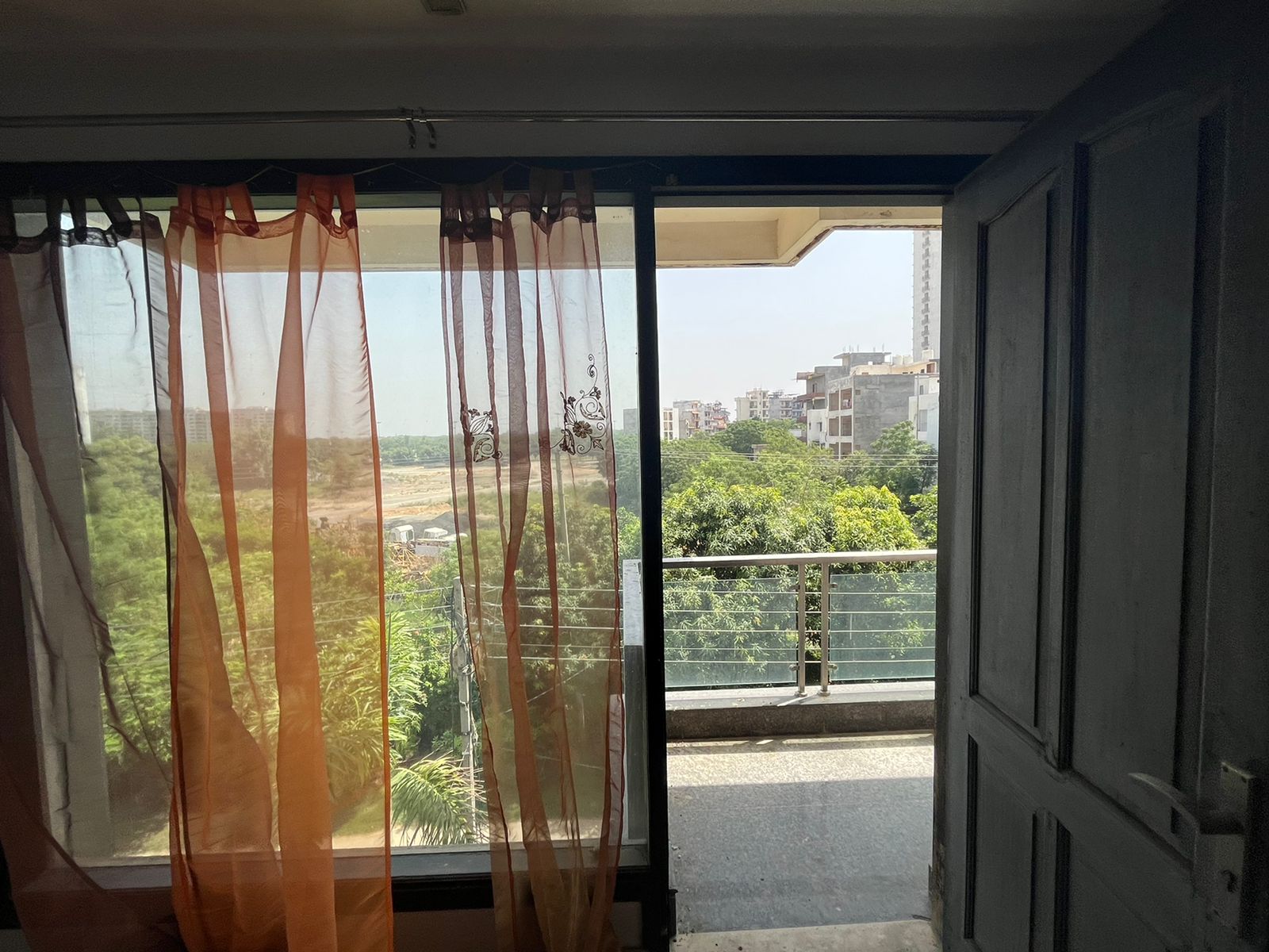 3BHK Semi Furnished Flat in V Block DLF Phase 3 Gurgaon 316 Sq Yard